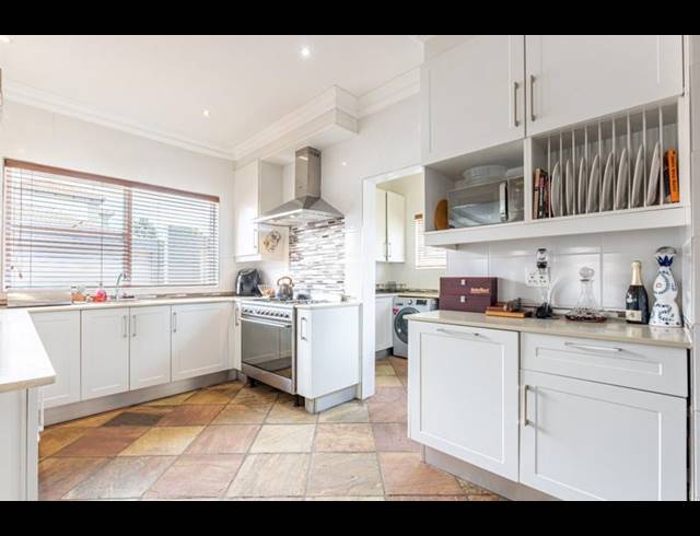 5 BEDROOM HOUSE FOR SALE IN RUIMSIG